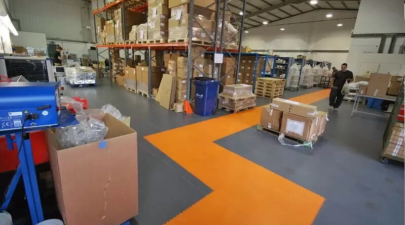 Industrijski pod u plocama