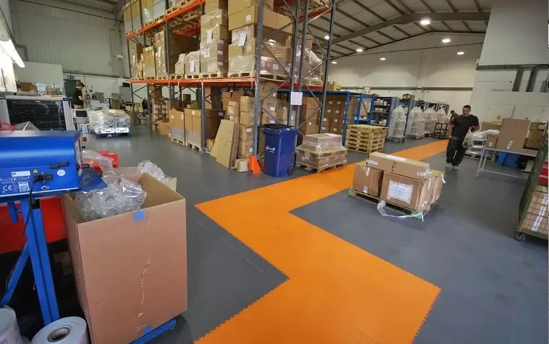 Industrijski pod u plocama